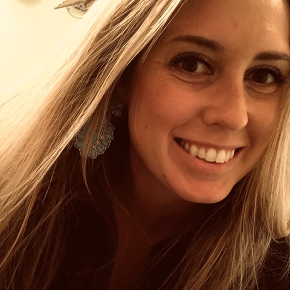 Meet your Posher, Rebecca - Picture 1 of 1